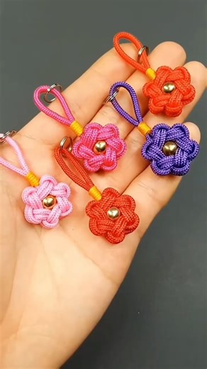 21K views · 359 reactions | Knot decoration Tutorial DIY Beaded Macrame Bracelet  Dailing Celeste Hernández Q #crochet #crochetflowers #crochetstitch #knittingandcrochet | Diy Concept | Facebook