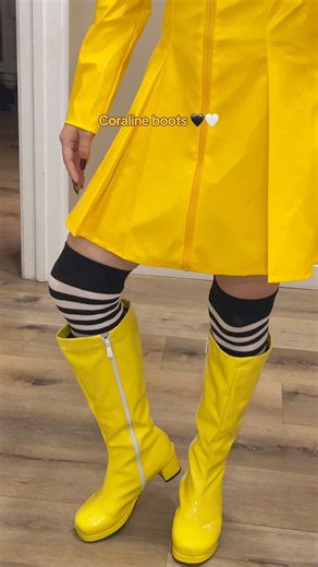 I found the PERFECT Coraline Boots 💛💙 | Halloween Outfit Idea #coraline #costumeideas #halloween