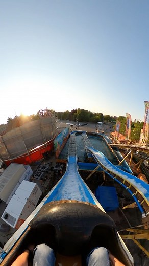 #bigsplash #meifoor #brugge #meifoorbrugge #big #splash #logflume #pov #ride #brugsemeifoor #flumeride #flume #waterbaan #amusementpark #funfair #volksfeest #volksfest #feteforaine #kermis #kirmes #jahrmarkt #tivoli #lunapark #belgium #belgie #belgique #belgië #bruges #brugse | Rene Miksche