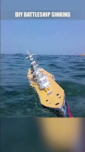 Cardboard ship sinking, battleship model sinking in the sea #shipmodel #cardboardship #shipwreck