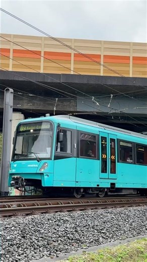 Single-car Frankfurt U-Bahn on U9 🇩🇪