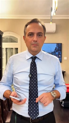 Δημήτρης Χρ. Αναστασόπουλος on Instagram: "Οι πρώτες μου, 3+1, βασικές προτεραιότητες, εφόσον με την εμπιστοσύνη σας εκλεγώ Πρόεδρος ΔΣΑ: - αύξηση γραμματίων προείσπραξης, αύξηση αμοιβών εμμίσθων και συνεργατών δικηγόρων. - επαναφορά της υποχρεωτικής παράστασης στα συμβόλαια. - Μέτρα κατά των φορολογικών και ασφαλιστικών βαρών. και: - σε όλα τα δικαστήρια θα δημιουργήσουμε Κέντρα Εξυπηρέτησης Δικηγόρων, ώστε ο ΔΣΑ να είναι καθημερινά δίπλα σε κάθε δικηγόρο. Εξηγήσαμε όλο αυτό το διάστημα αναλυτι