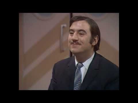 Monty Python - La Rana Crujiente (V.O. subtitulada español)