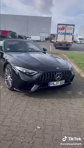 Explore the Luxury of the Mercedes-Benz SL Convertible