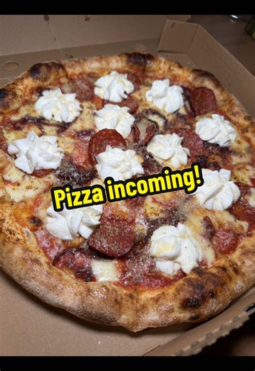 Everyone loves a pizza and everyone needs to have Italian Street Takeaway on speed dial! Serving a great range of woodfired pizzas you will find your staples, a few less known and also the star of the show and only available here… the Italian Street! This unique pizza consists of: 🍕 tomato sauce 🍕 mozzarella 🍕 caramelised onions 🍕 Italian pepperoni 🍕 whipped ricotta 🍕 Parmesan 🍕 olive oil 🍕 hot honey This is definitely one to experience yourself!!!!! But why stop there? These guys do awe