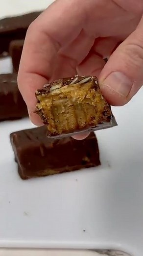 DIY Snickers (healthier & vegan!) #FallIntoShorts Day 7