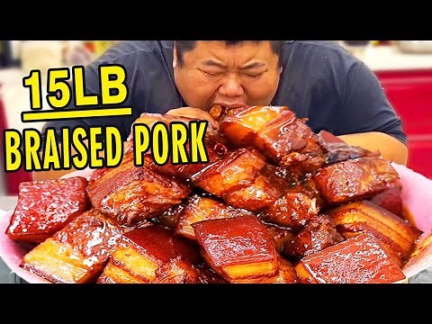 Treating the guests with 10 pounds of braised pork, Brother Monkey made another table of dishes