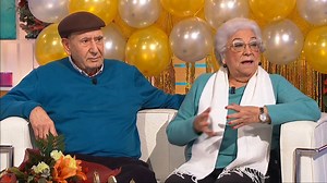 129K views · 2.4K reactions | La Tarde, Aquí y Ahora trae historias de amor que ha surgido en su programa. Hoy vuelve una pareja que ya lleva 10 años juntos gracias a este programa de Canal Sur. #amor #parejas #sevilla #canalsur #juanymedio | QuedateEnAndalucia | Facebook