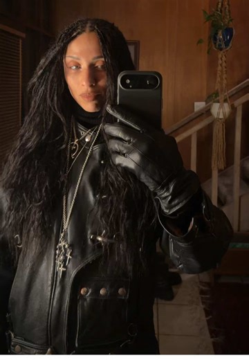 A.C. Robinson (@alanacloudrobinson)’s videos with Black Out Days - Phantogram