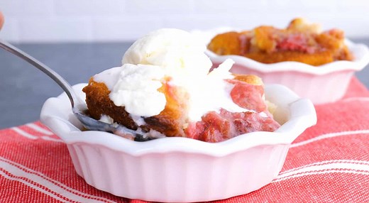 Mama's Classic Strawberry Cobbler Recipe