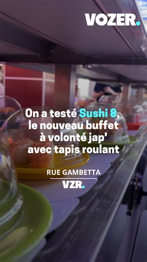 🍣 On a testé Sushi 8, le nouveau buffet à volonté jap' avec tapis roulant 🍣 Direction le Japon (ou plutôt rue Gambetta) avec Sushi 8, ce nouveau resto japonais au concept particulier : un buffet à volonté sans avoir besoin de se lever. Grâce à la tablette, le tapis roulant et aux robots, les sushis, makis, brochettes (halal) et autres arrivent directement à votre table. La formule à volonté comprend les desserts (mais pas les boissons) et coûte 17,90€ le midi et 24,90€ le soir. Autant vous dir