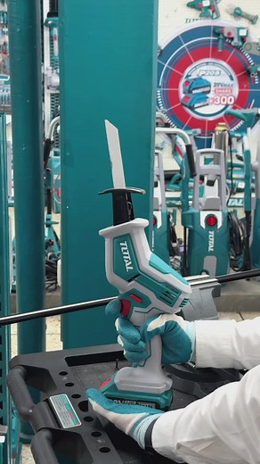 Potente Sierra Recíproca: ¡Corta Metal y Madera!