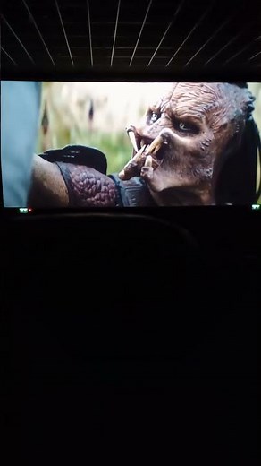 Predador: Terras Selvagens - filme dublado 2025