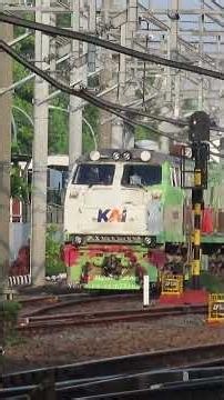 Double Lokomotif CC 203 & CC 201 KA Sritanjung Yogyakarta - Banyuwangi