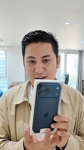 1.3M views · 34K reactions | iPhone 17 pro Max အဝါရောင်မဝယ်ပါ နဲ့ Unboxing #iphone17promax #iphoneunboxing | Dee Dee Burmese Diaries | Facebook