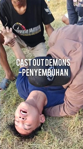 penyembuhan kesurupan jaranan ngeri #jaranan #reogngamuk