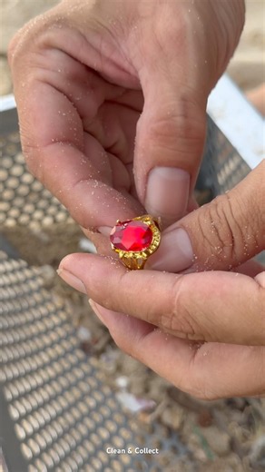 Jackpot! A Powerful Royal Ruby Ring Lost in Sand