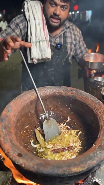 1. Matka Chicken Handi 🔥 Slow Cooked Street Style #chickenhandi #matkachicken #viral #shorts #food