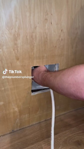 Replacing this leaking/poorly installed ice maker valve box with a new ice maker valve box. Unfortunately, all of fixture shutoff valves in this home were installed similarly. The original plumber didn’t know what straps were 😅 #plumbing #repair #plumber #tradesman #homeowner #trades #fyp #plumbinglife #bluecollar #hack #howto