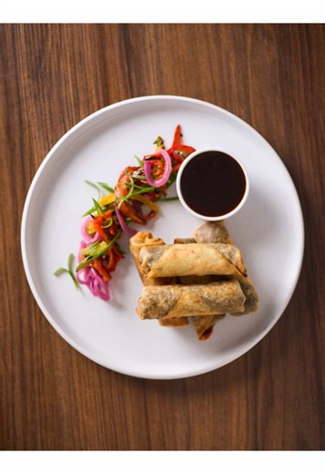 A perfect starter or standout side, this fusion dish pairs our signature “oxtail” oyster mushrooms with rice and peas and fresh spring onions, all wrapped in a freshly fried wonton shell. Crisp, light, and bursting with juicy flavour in every bite, served with a rich pot of jerk gravy for dipping 🤤 Don’t miss our early bird offer: for £27, indulge in a small plate and big plate, or a big plate and sweet. For £34, enjoy a small plate, big plate, and sweet. Available Tuesday to Friday 5-6:30 pm, 