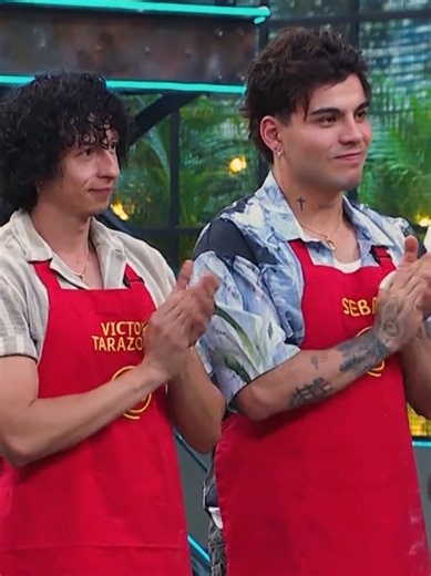 Cachete pal equipo rojo y de paso se salvaron de ir a reto de eliminación 🩷🤭. Felicidades, muy merecido con todas esas preparaciones en MasterChef Celebrity #masterchefcelebritycolombia #masterchefcelebrity