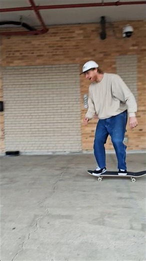 Kick flips. 🛹 #skateboarding