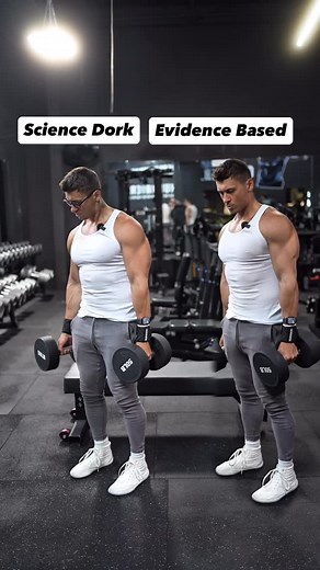 Evidence-Based? Or just afraid to push intensity? Science or evidence based lifted usually to get a bad rep for being weak or small and therefore… “why would I listen to you, you’re smaller than me bro” But i think the difference between a jacked evidence based lifter and a not so jacked one is them not overcomplicating training ✅ Pros of Evidence-Based Lifters They’re grounded in science, not bro-science: Prioritize proper technique to reduce injury risk. Understand progressive overload, fatigu