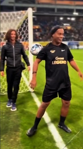 King of Skills Ronaldinho - Dribbling 🔥