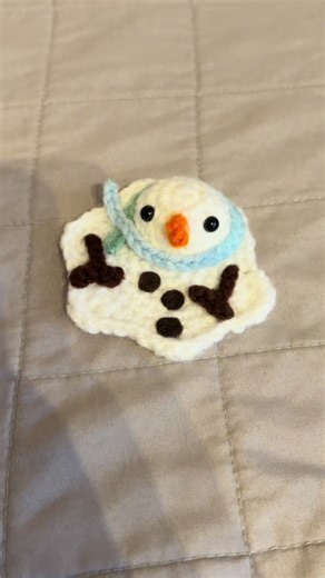 Crochet melting snowman! Pattern by amiguru.mind on insta #crochet #crocheter #crochetersoftiktok #plushie