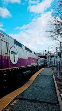 Mbta 3C 1068/Cab car #1702 At Wilmington Station Heding Towards Lowell 11/28/25