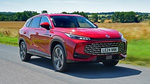 MG HS Review 2026 | Performance & Pricing