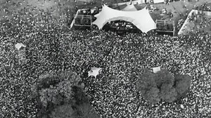 175K views · 9.1K reactions |  Queen : 1976 Live in Hyde Park -...