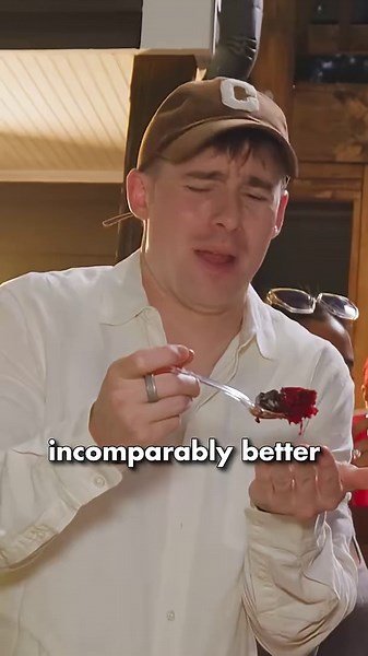 Brits try turtle red velvet cake for the first time!