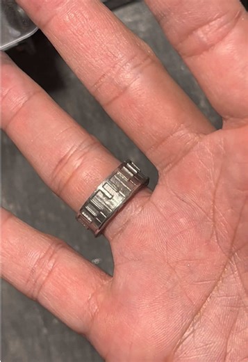 🎹 New Product Release — Piano Design Ring 🎹 This piano-inspired ring was metal casted and entirely handmade, crafted for those who live through music. Each piece begins as a carefully designed model, cast in metal, then hand-refined, cleaned, and finished to bring out the rhythm and texture of the piano-key pattern. No shortcuts—just patience, precision, and respect for the craft. The subtle piano motif wraps around the band, creating a wearable tribute to melody, creativity, and timeless soun