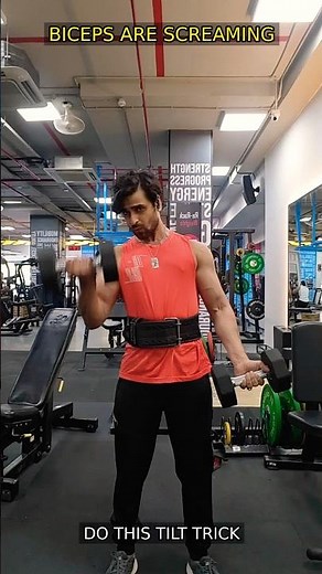 Single-arm DB curl with an outward tilt hits your biceps short head+brachialis harder 💪#Shorts #gym