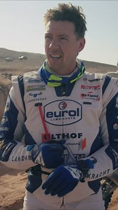Ian Olthof genoot, maar moest ook afzien tijdens de marathonetappe. Even douchen en de tandenpoetsen zodat hij morgen fris en fruitig kan beginnen aan de laatste stage voor de rustdag. 🪥🚿 | Rallymaniacs