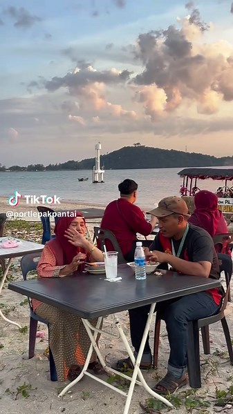Keindahan Pantai Tanjung Dawai di Kedah