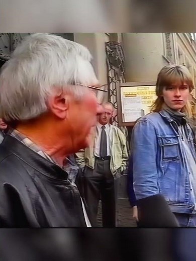 Prague 1989: Scenes from a dramatic escape