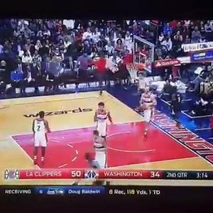 Chris Paul dunking for Blake L.A. Clippers up 59-46 in Washington at halftime | Clippers Nation