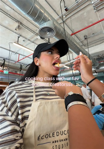 Cooking class with content creators