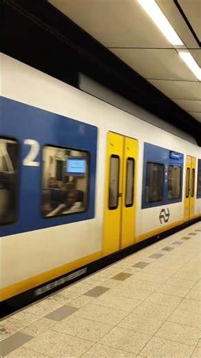 SLT departs from Schiphol airport! #train #schiphol #trainspotting