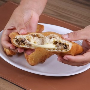 Learn right now how to make that ground meat pastry that you love to eat at the cafeteria at home! | Recipe Manual