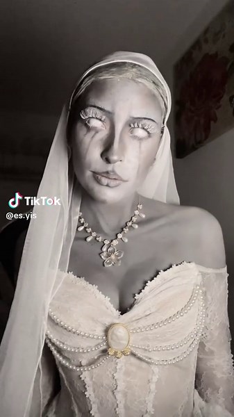 Creative Weeping Angel Makeup Tutorial