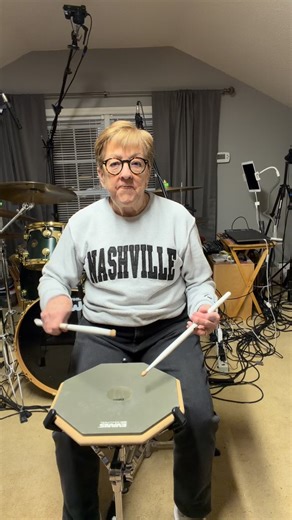 Dorothea Taylor on Instagram: "FREE LESSON: MOELLER METHOD Another IMPORTANT lesson for drummers and especially new drummers. #moellertechnique #drumlessons #druminstruction #drumteacher #evanspracticepad"