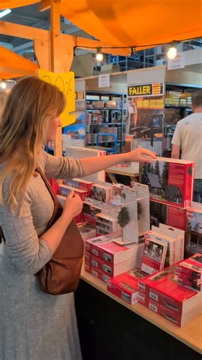 modelrailway187 on Instagram: "We had a fun time last weekend at @hobbytime_bv 👀. We were invited to see new products, demos and meet professionals from the model railway industry!😀 - - - #modelrailwayscenery #modelleisenbahn #fallermodellbau #buschmodel #fallercarsystem #wirmodellbahner"