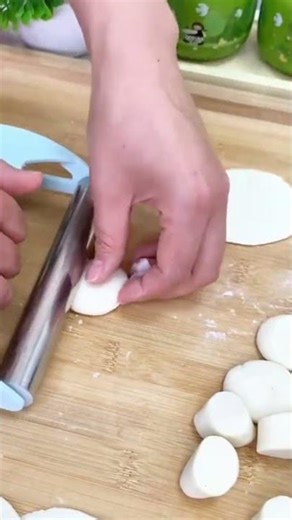 It is indeed faster to make cake dough with a melting tool it is ready immediately #food #shortvideo