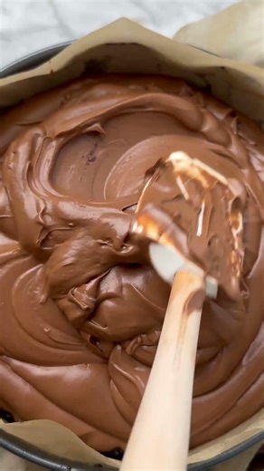 The Easiest Baked Vegan Chocolate Cheesecake #vegancheesecake #chocolatecheesecake #veganbaking
