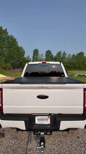 RetraxPRO MX vs BAKFlip MX4: Which truck bed cover reigns supreme? 樂 We break down the features, durability, and everyday use of these two top-tier options from RealTruck! #RealTruck #RetraxPROMX #BAKFlipMX4 #TruckBedCover #TruckAccessories #Comparison #TruckLife #Shorts | WorkshopAddict.com | Facebook