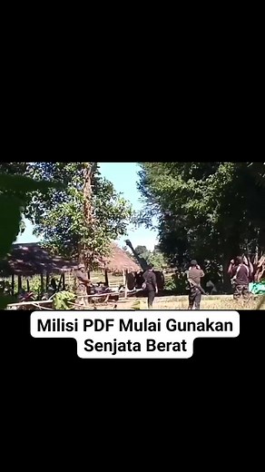 #Front_Myanmar Kelompok milisi Pasukan Pertahanan Rakyat PDF menyerang posisi Pasukan Nasional Shanni SNA(milisi pro pemerintah di Kecamatan Banmauk, Wilayah Sagaing. Para pejuang tampaknya mulai menggunakan senjata berat yaitu menggunakan meriam howitzer 122mm D-30 (2A18) / Norinco Type 96 (PL96) untuk melakukan serangan tersebut. Nampaknya meriam tersebut didapat dari hasil penyitaan dari gudang logistik militer Myanmar. #RuangMiliter | Ruang Militer