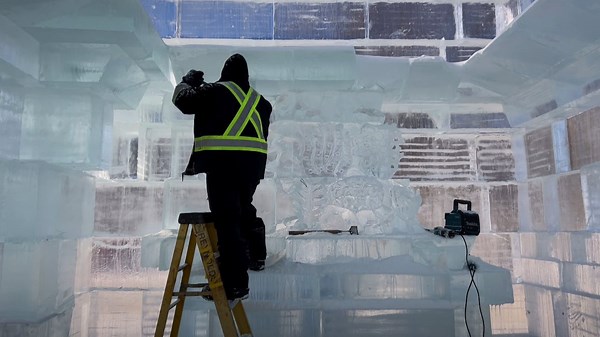 #TheMoment Québec City's ice palace got its final touches for Carnaval